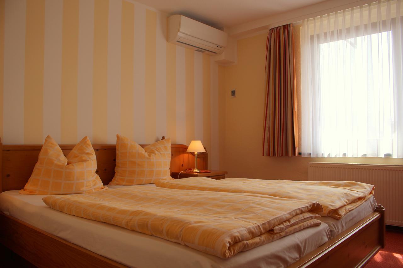 Bed & Breakfast Hotel Muellerhof Caputh Exterior photo